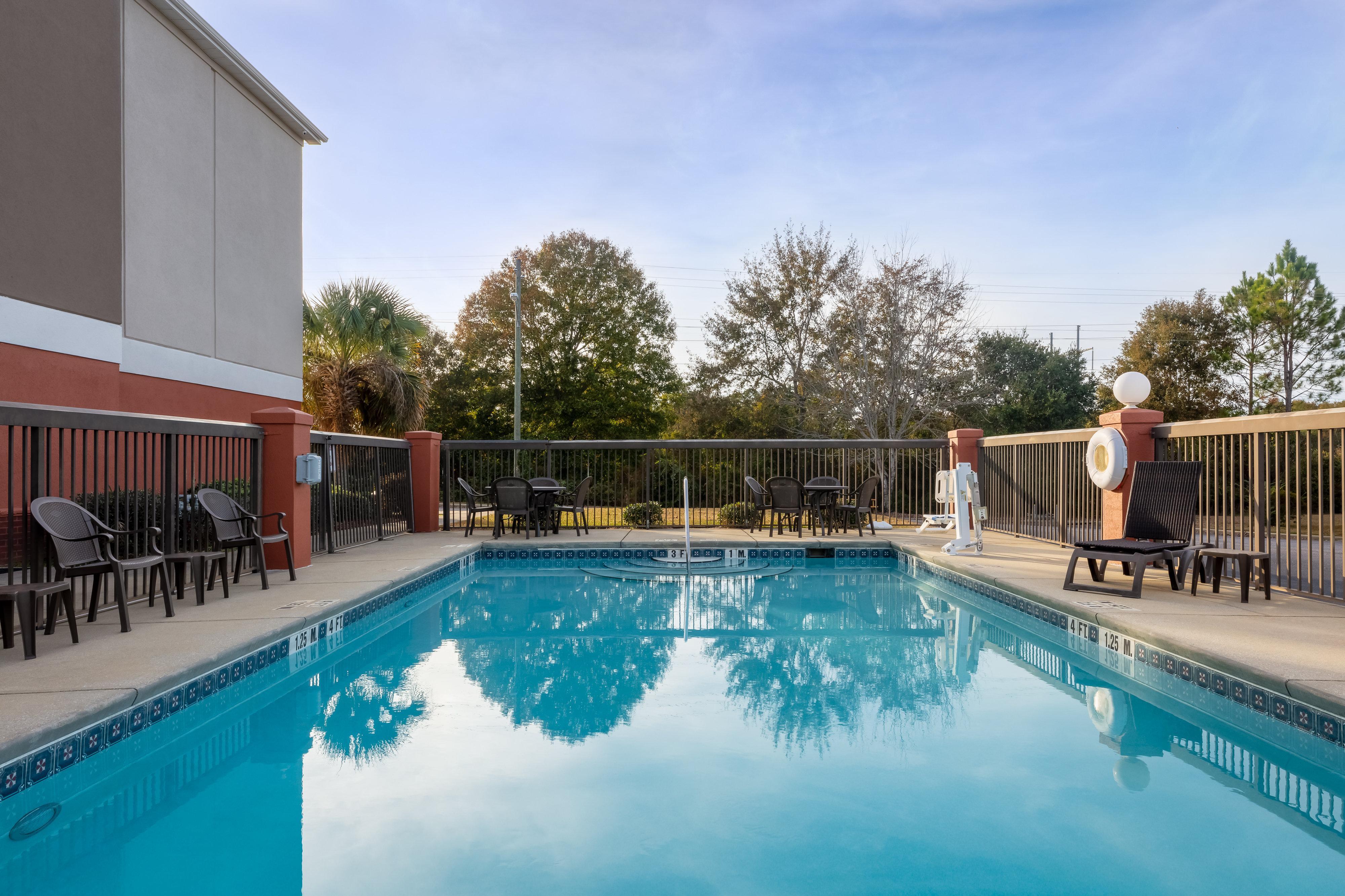 Holiday Inn Express & Suites Milton East I-10 By Ihg Εξωτερικό φωτογραφία