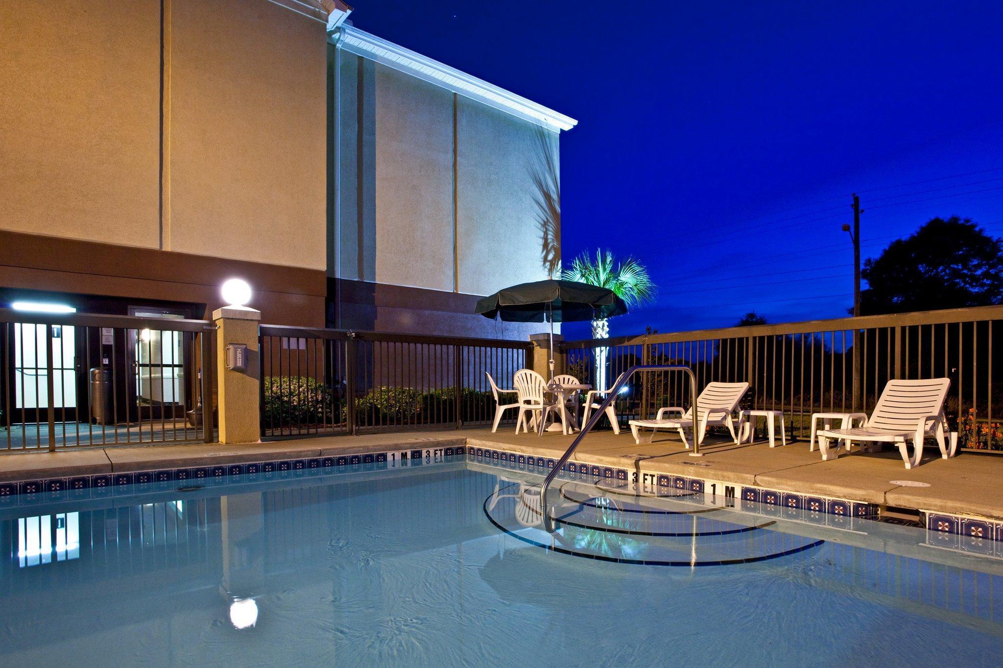 Holiday Inn Express & Suites Milton East I-10 By Ihg Εξωτερικό φωτογραφία